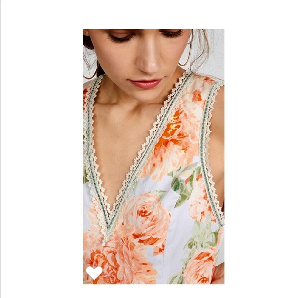 Alice + Olivia Kirean Dress. - Picture 2 of 12